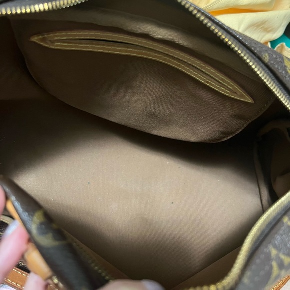 DISCONTINUED 100% AUTHENTIC Louis Vuitton Monogram Montorgueil PM - Picture 8 of 13